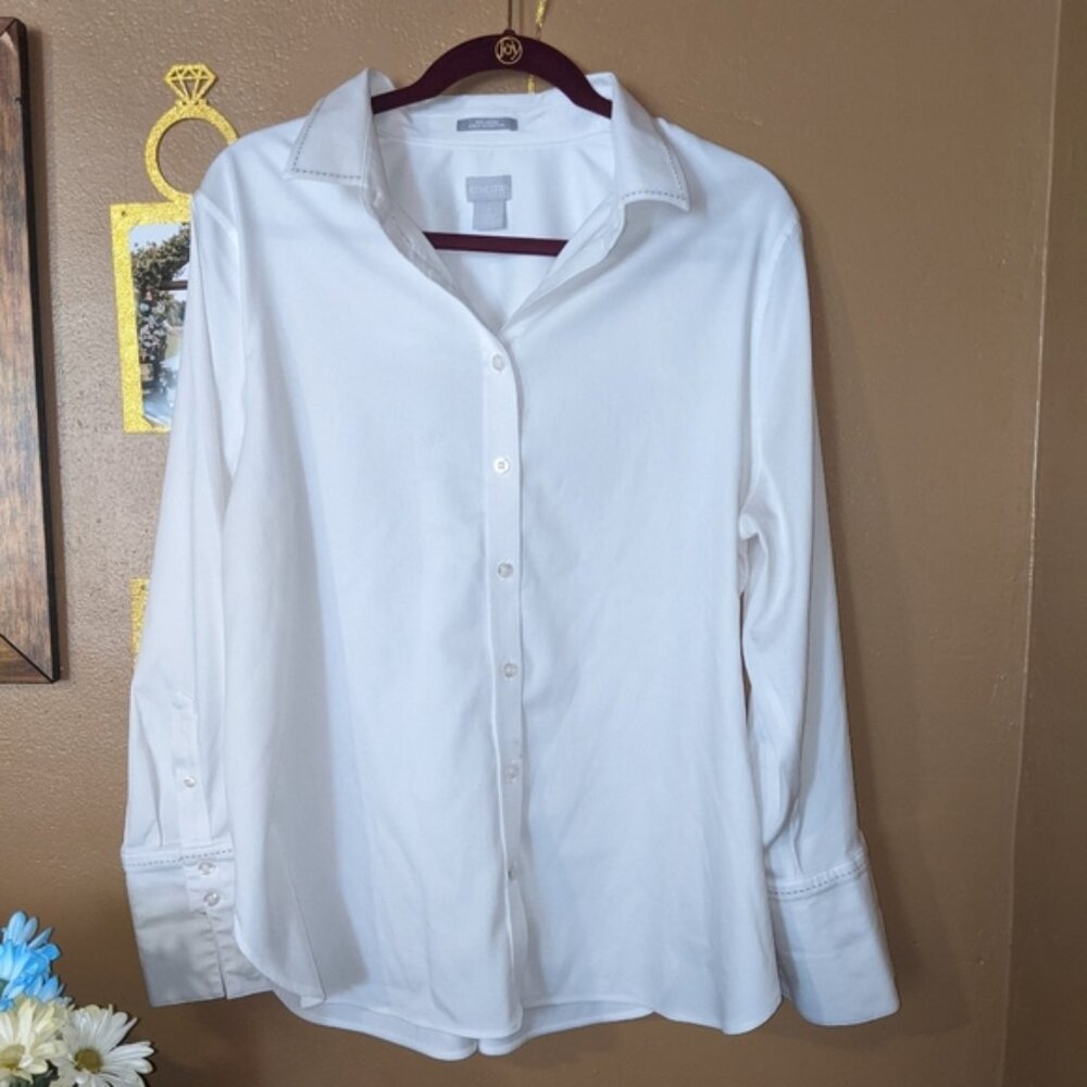 Chicos White Button Up Long Sleeve No Iron Top w Black stitching Women's 16/18